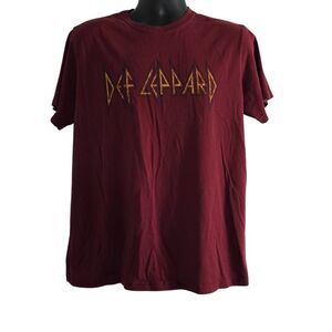 Def Leppard Men's Size Large Burgundy Yellow Logo Short Sleeve T-shirt